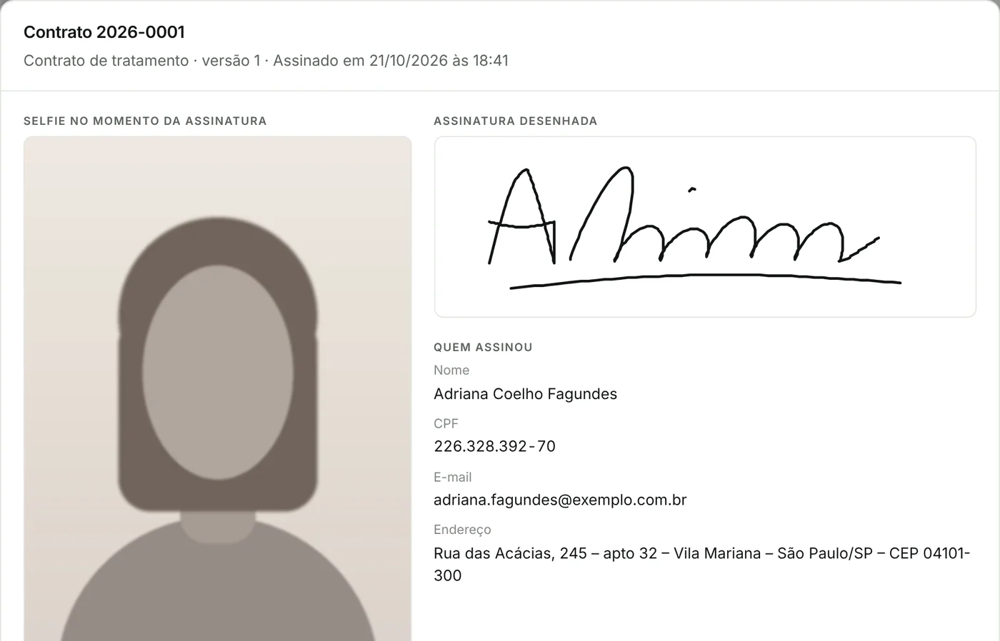 Contrato assinado com a selfie do momento da assinatura, a assinatura desenhada e os dados de quem assinou