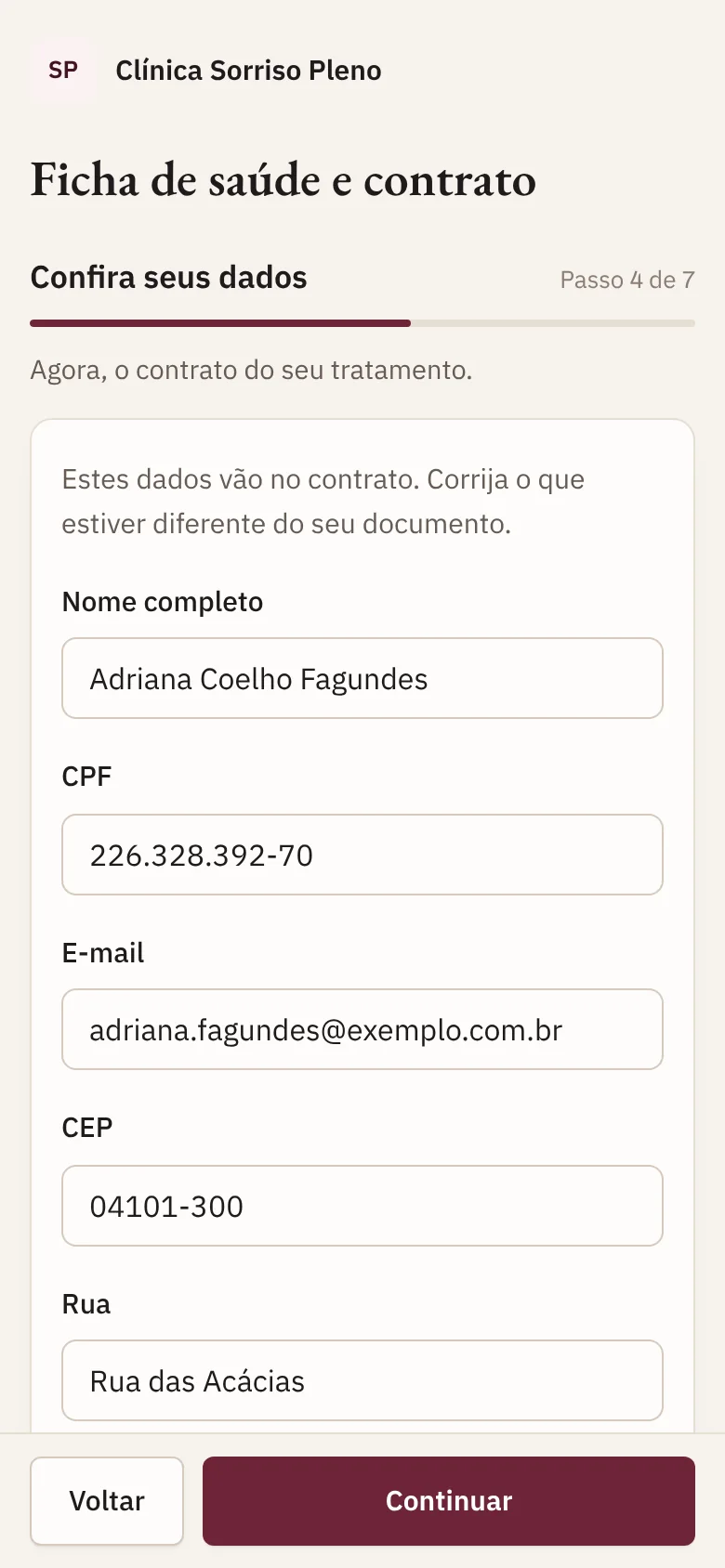 Paciente confere nome, CPF, e-mail e endereço